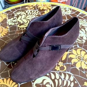 MUNRO SUEDE BOOTIE Sz: 9.5